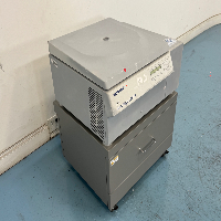 Eppendorf 5810R Refrigerated Centrifuge image 1